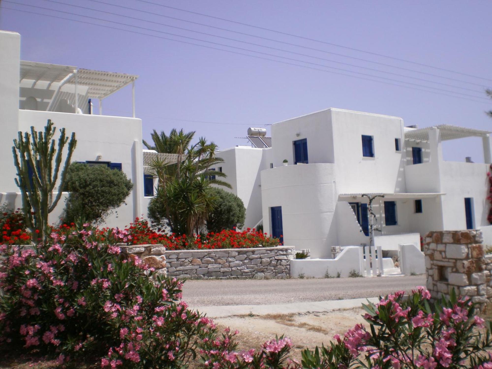 לוגאראס Nicos Studios & Apartments מראה חיצוני תמונה