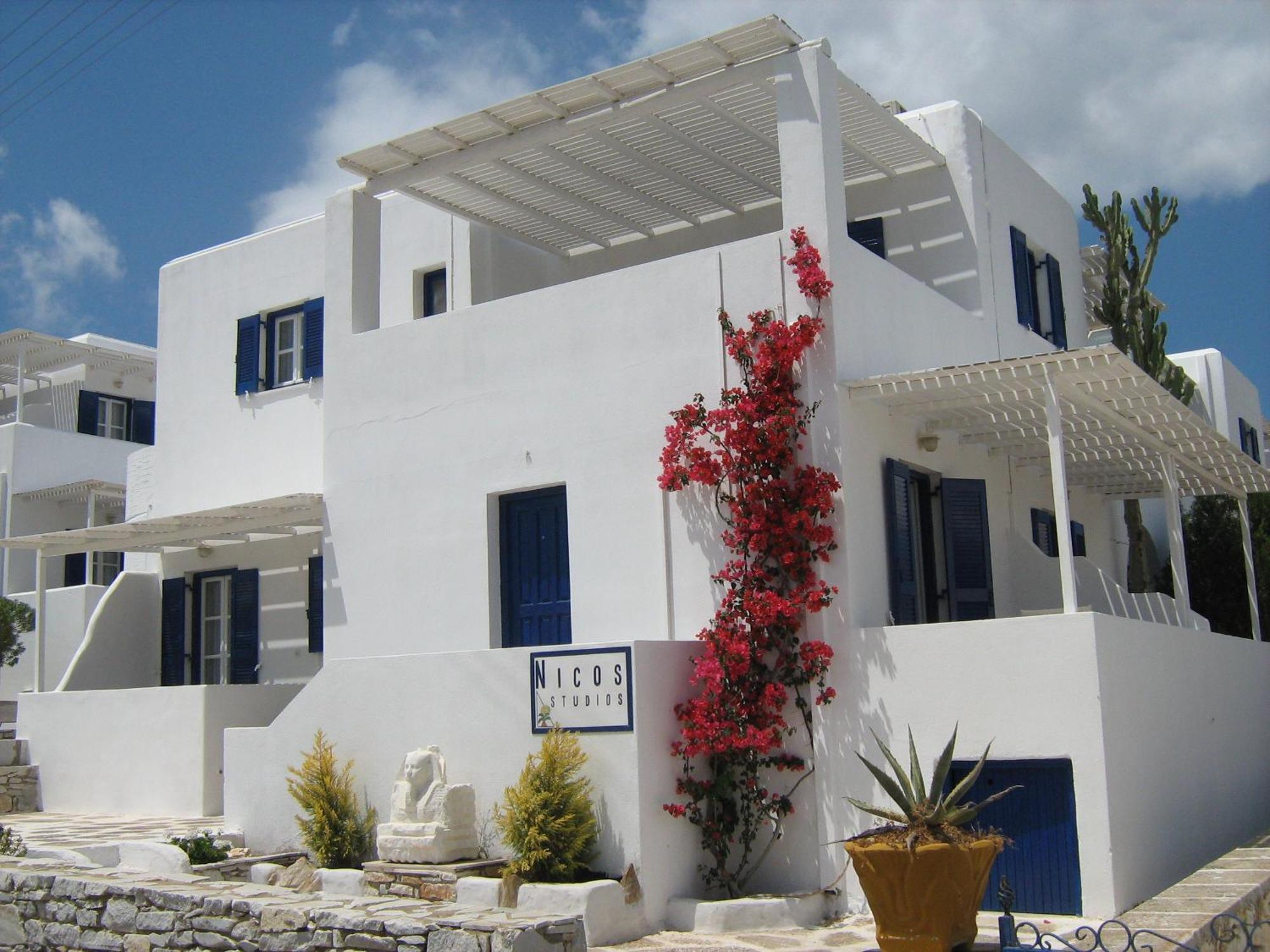 לוגאראס Nicos Studios & Apartments מראה חיצוני תמונה