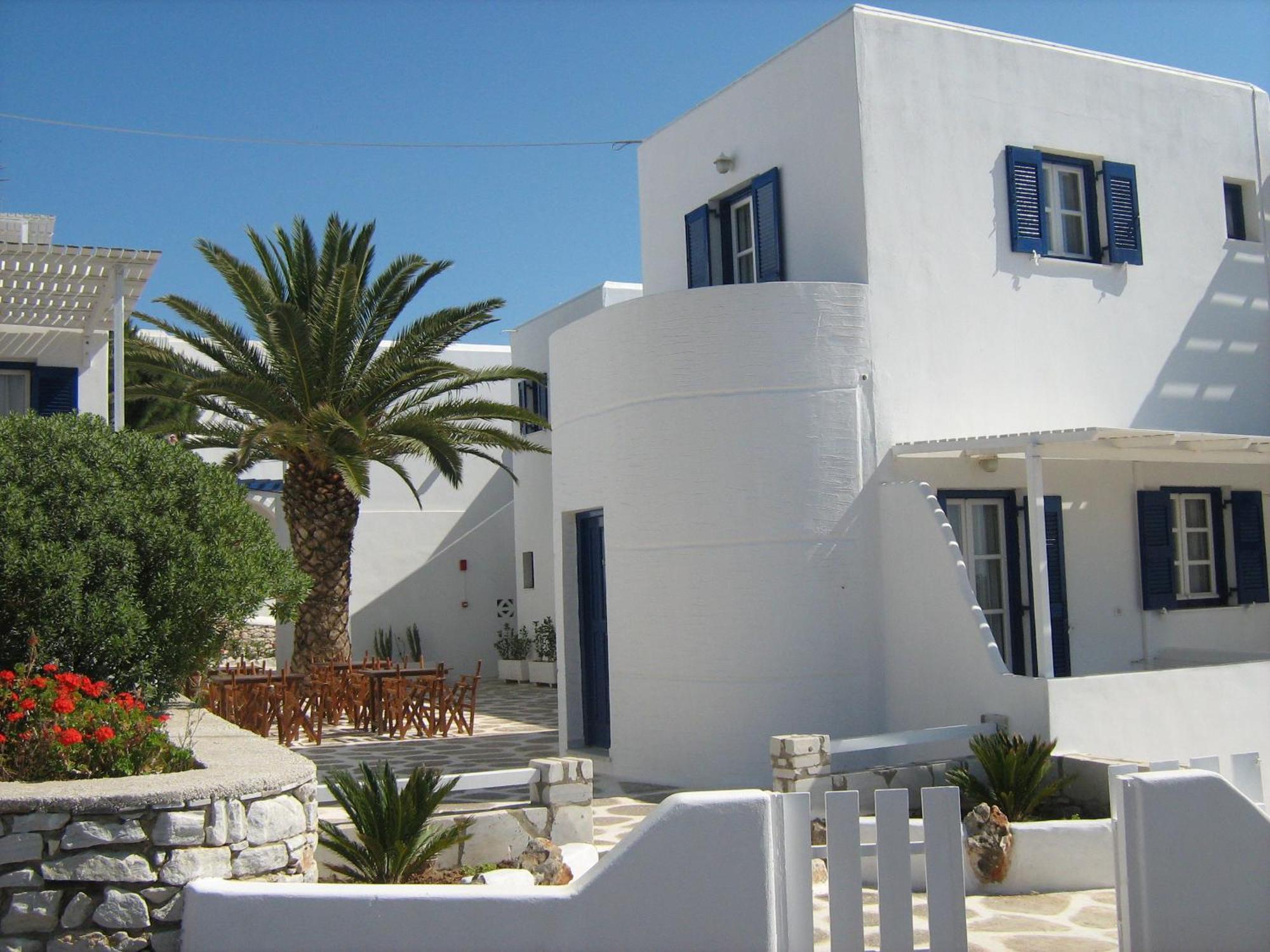 לוגאראס Nicos Studios & Apartments מראה חיצוני תמונה