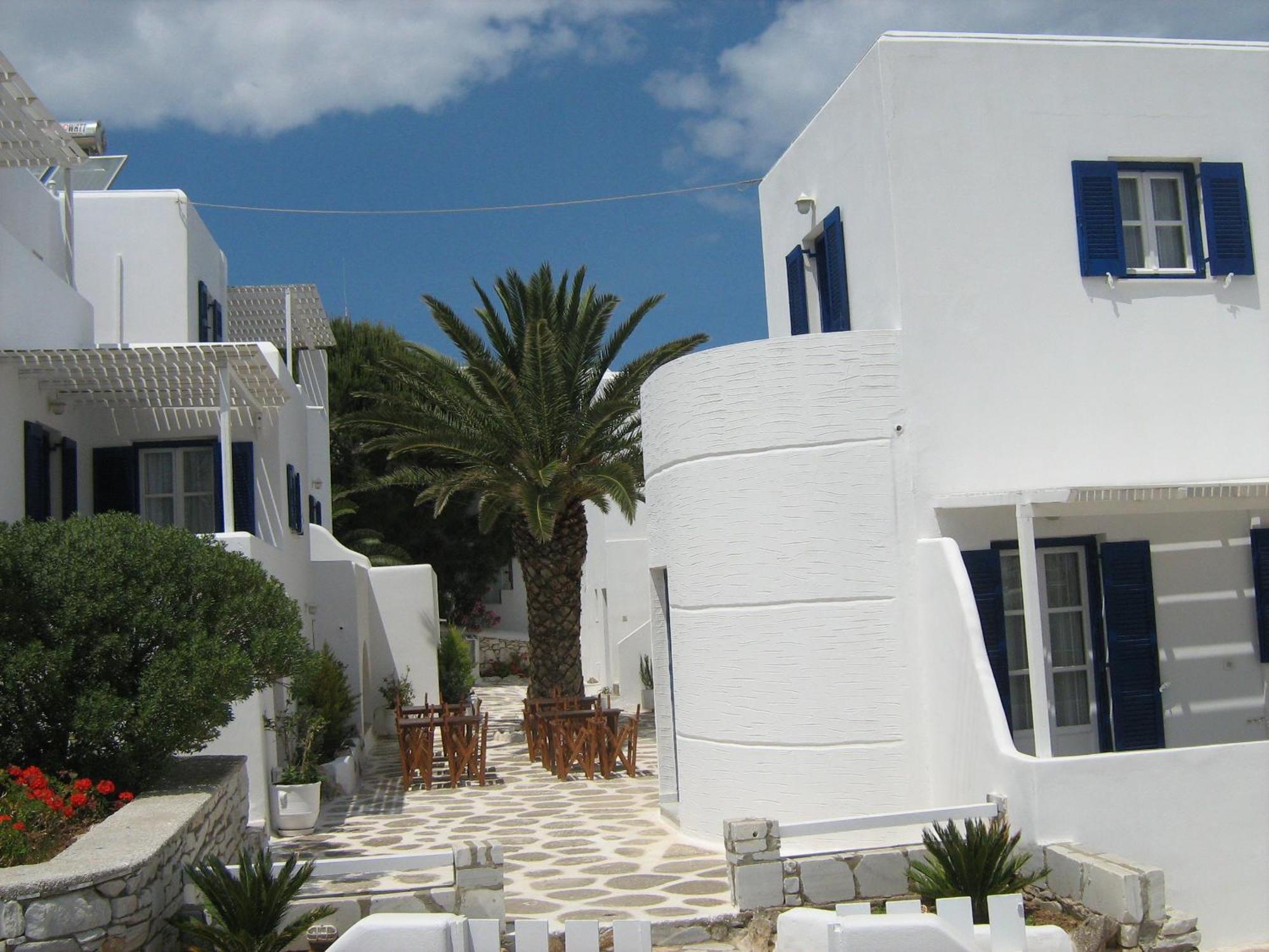 לוגאראס Nicos Studios & Apartments מראה חיצוני תמונה